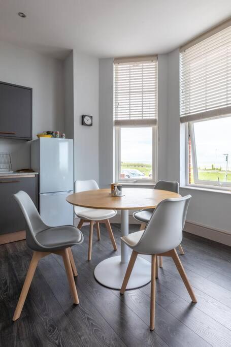 Waves@Walpole - 2 Bed Flat With Amazing Sea Views Apartment Margate Luaran gambar