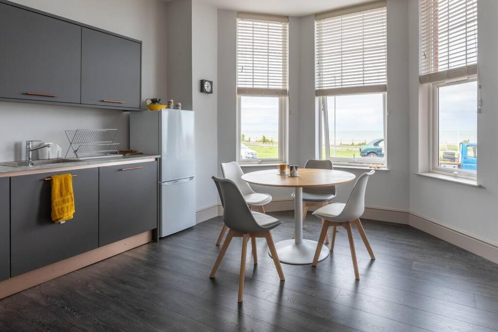 Waves@Walpole - 2 Bed Flat With Amazing Sea Views Apartment Margate Luaran gambar
