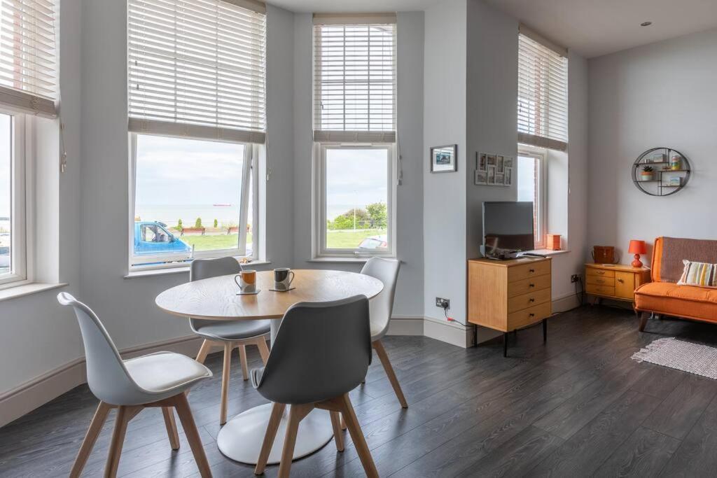 Waves@Walpole - 2 Bed Flat With Amazing Sea Views Apartment Margate Luaran gambar