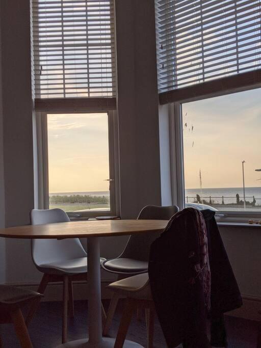 Waves@Walpole - 2 Bed Flat With Amazing Sea Views Apartment Margate Luaran gambar